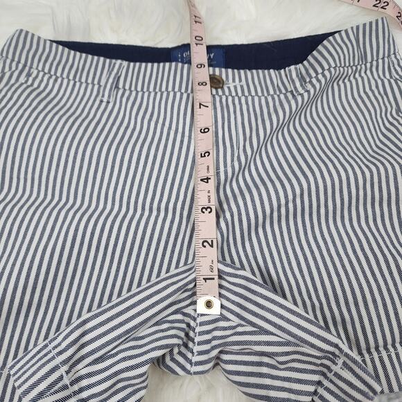Old Navy Size 2 Everyday Mid-Rise Navy & White Striped Shorts - Picture 6 of 9